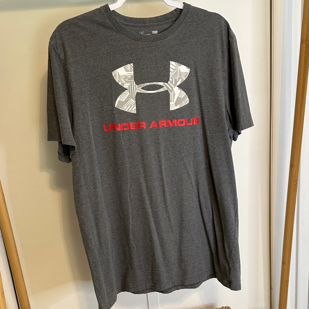 Under Armour Men's Charcoal Tee Size Large